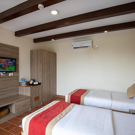 Gateway Himalaya Resort Ghanpokhara ภายนอก รูปภาพ