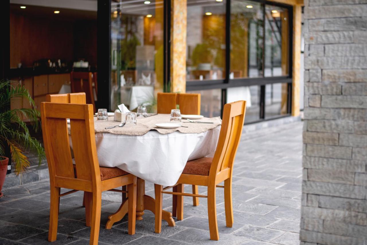 Gateway Himalaya Resort Ghanpokhara ภายนอก รูปภาพ