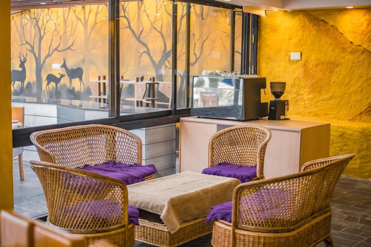 Gateway Himalaya Resort Ghanpokhara ภายนอก รูปภาพ