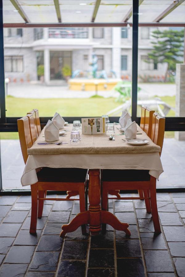 Gateway Himalaya Resort Ghanpokhara ภายนอก รูปภาพ